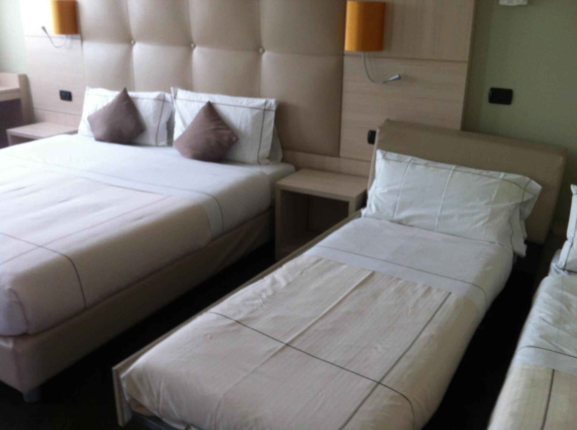 Acca Palace Aa Hotels Milano Esterno foto