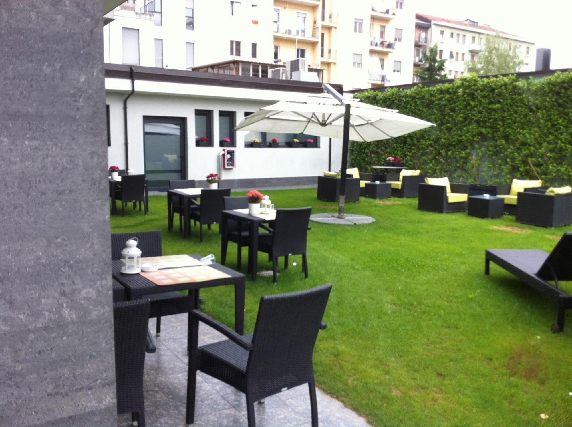 Acca Palace Aa Hotels Milano Esterno foto